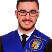 Chico entusiasta y apasionado por la educación que imparte clases de apoyo y refuerzo de matemáticas, física y química, biología